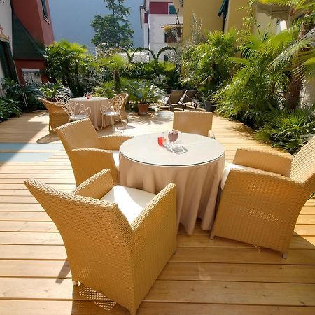 Sembenini Palace Riva del Garda Exterior foto